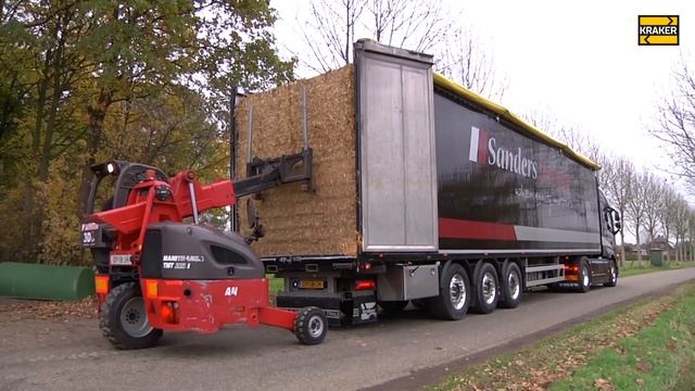 Перевозка соломы в полуприцепе с подвижным полом Kraker K-Force смотреть онлайн