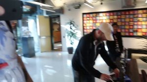 GOD OF WAR - ПАСХАЛКИ привели к РАЗРАБАМ. Встреча КОРИ БАРЛОГА. Экскурсия по SANTA MONICA STUDIO