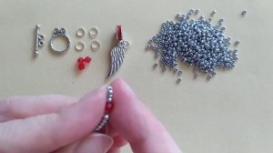 Простой браслет из бисера - самое лёгкое плетение для начинающих . A simple beaded bracelet.