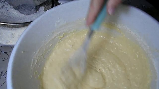 Торт "без заморочек" (сметана,масло сливочное,яйца,сахар). Просто вкусно! смотреть онлайн