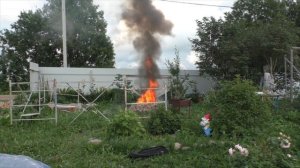 Баллончики с монтажной пеной в костре!