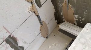 Делаем прямой угол 90° градусов между стенами во время штукатурки