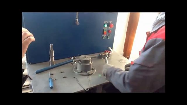 Cтенд для испытания плунжерных пар Д50 на плотность смотреть онлайн