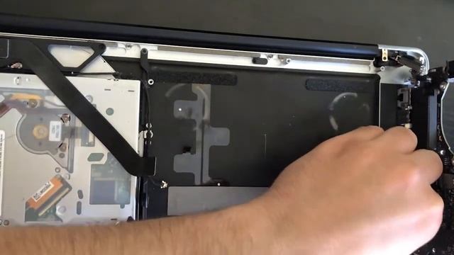 Как разобрать, почистить, заменить термопасту на макбуке MacBook Pro A1286 Mid 2010 смотреть онлайн