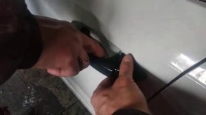 Шкода Октавия А7 как открыть дверь если сел аккумулятор.