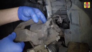 Ford S-MAX and Galaxy (2006 - 2015) - Replace the front brake pads