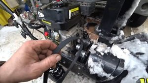 СЛОМАЛСЯ СНЕГОУБОРЩИК HUTER...ПОРВАЛСЯ ТРОС ПРИВОДА И СРЕЗАЛО РЕМЕНЬ...РЕМОНТ СВОИМИ РУКАМИ