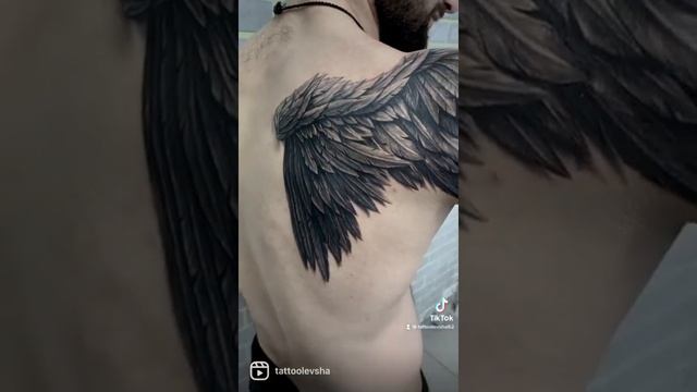 Freehand wings angel. Нарисовали форму и забили за два сеанса крылья. Татуировка в России.