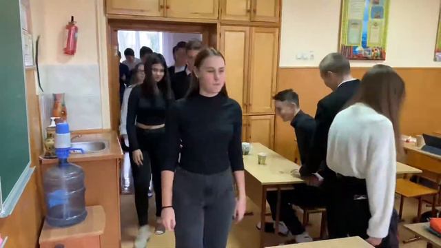 Друзья - Версия выпускников / FRIENDS Trailer смотреть онлайн