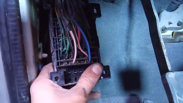 Kia Sportage 1 сгорает предохранитель, глохнет. смотреть онлайн