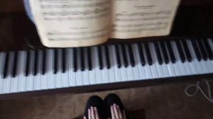 С. Сароян Кукле  Пианино