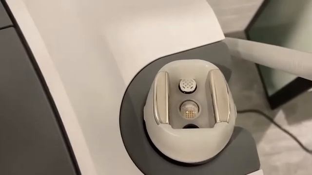 Аппарат Вакуумно-роликового массажа с кавитацией и РФ V8C2 смотреть онлайн