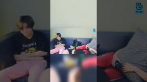 Джисон и Банчан смеются над Чанбином на протяжении 2 минут:
