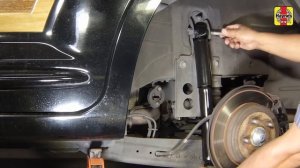 Chrysler PT Cruiser (2001 - 2010) - Replace the rear shock absorbers