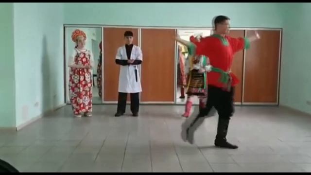 Дефиле: Народы Сибири. Региональный фестиваль национальных культур "Студенты на волне дружбы"
