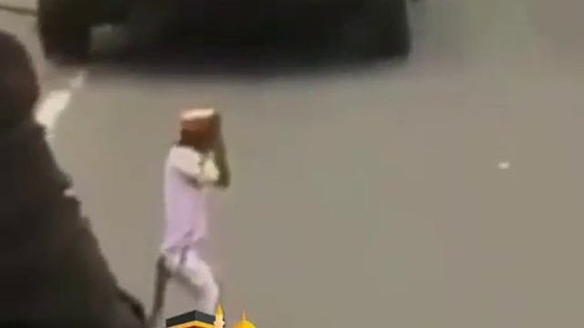 Обьезяна делает намаз☝️