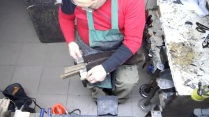 растяжка голенища замшевого сапога