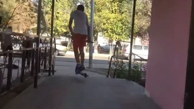 ТРЮКИ НА САМОКАТЕ. СТРИТ. Самокатные будни #7 смотреть онлайн