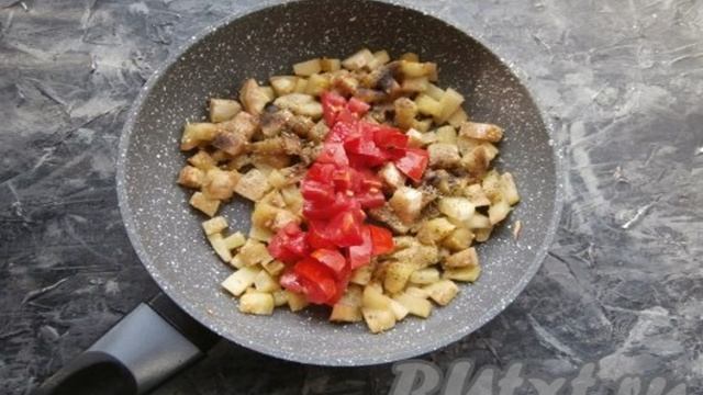 Бутерброды с баклажанами, помидорами, сыром и чесноком