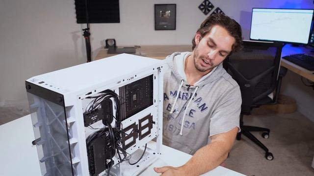 The Village Idiot Builds a PC смотреть онлайн
