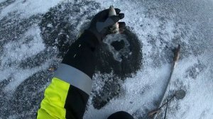 ГДЕ ИСКАТЬ ОКУНЯ? Любимые окуневые места зимой и летом.