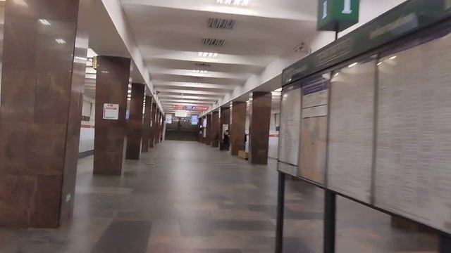 Санкт-Петербургское метро: Ленинский проспект.
