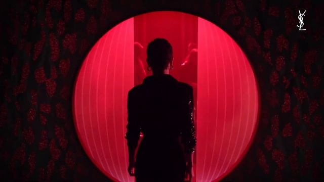 YSL Black Opium смотреть онлайн