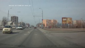 Скрип подвески на лежащих полицейских