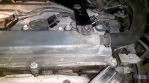 Меняем прокладку клапанной крышки на тойота,двигатель 2AZ,меняем клапан vvti и чистим ДМРВ.