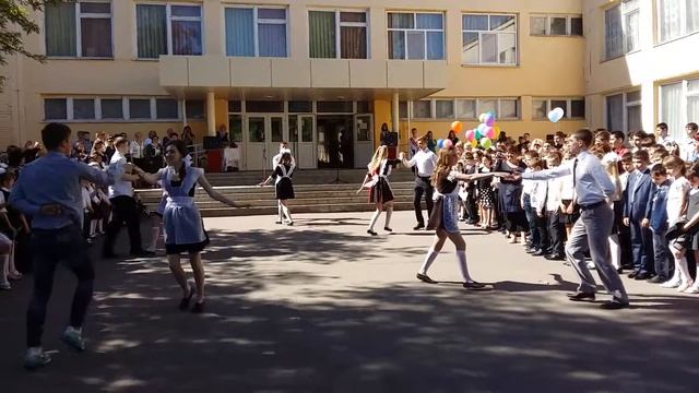 Вальс на последнем звонке школы #41 г.Луганска смотреть онлайн