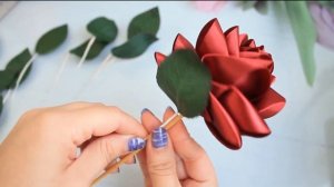 DIY: Роза из атласной ленты своими руками Канзаши / How to make a rose from ribbons / DIY/ Tutorial