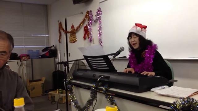 Bei Mir Bistu Shein, and other Christmas classics смотреть онлайн