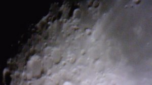 Luna celestron astromaster 130 con cam orion planetary IV