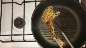 На каждый праздник готовлю свиную корейку на кости