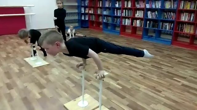 Сила и гибкость | Акробатика крокодил уголок на стоялках 2019 апрель