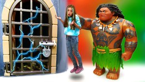 Видео для девочек и не только! Охотники за игрушками и Мауи из мультика Моана. Магия и волшебство!