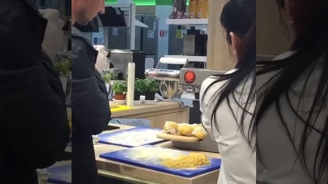 Кулинарная зона KENWOOD. Спагетти и...(15.09.18) смотреть онлайн