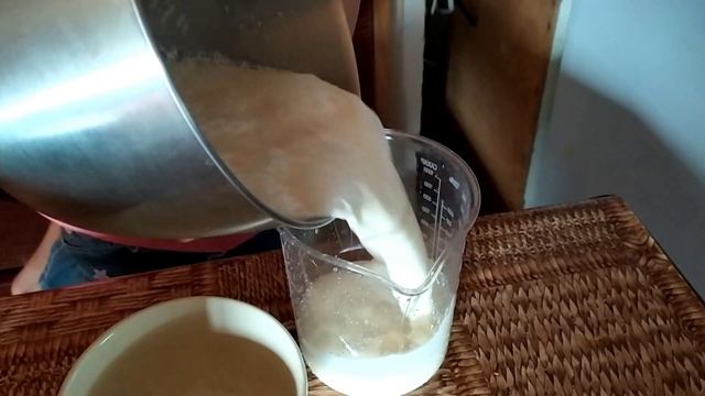 Мороженое руками ребенка. Обзор Мороженицы Кitfort КТ-1805. смотреть онлайн