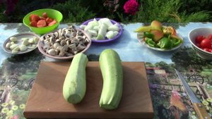 Кабачковая икра с грибами