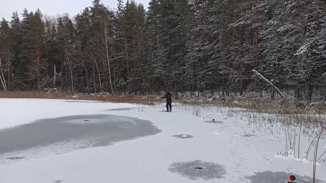 ЗИМНЯЯ РЫБАЛКА. РЫБАЛКА НА ЖЕРЛИЦЫ. ПЕРВЫЙ ЛЁД. СЕЗОН 23-24. УХА НА КОСТРЕ смотреть онлайн