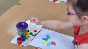 ООД с применением нетрадиционной техникой рисования в средней группе « Волшебная палитра»