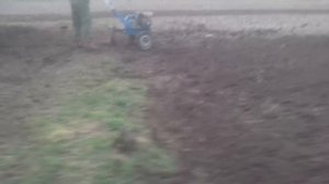 мотоблок нева мб2 пашет на 2 скорости.