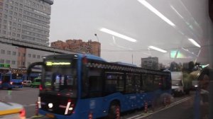 Прибываем к метро "Новые Черемушки" на автобусе КМ и идем в метро утром 4 ноября