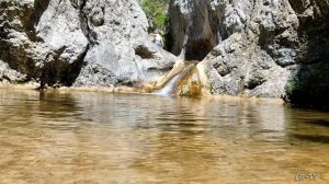 Крым. Байдарская долина. Водопад Трёхкаскадный в каньоне реки Бага. Гроты