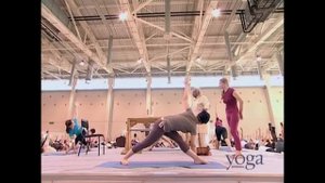 Треугольник с поворотом | Паривритта Триконасана | Пояснения БКС Айенгара | Йога для начинающих