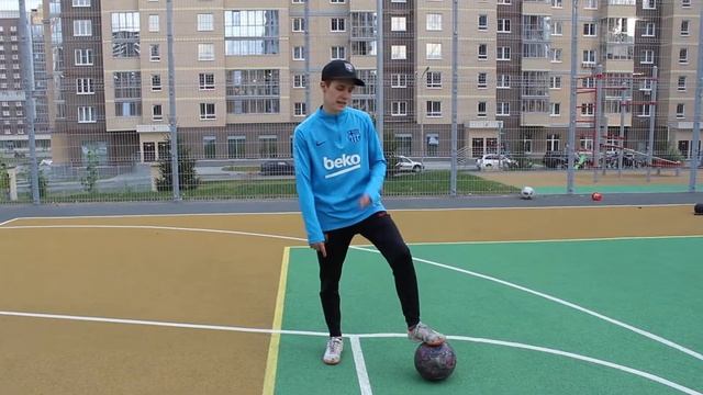 Обучение Лёгкому и Эффективному Финту с Разворотом. Футбольные Фишки. Необычные Финты.