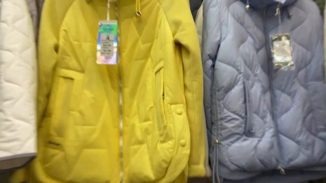 КУРТКИ НА ОСЕНЬ И ЗИМУ ОТ "СТИЛЯЖКИ"?ПАВИЛЬОН ПЕРЕЕХАЛ? 1Д-14,16 (Б) Рынок Садовод Москва смотреть онлайн