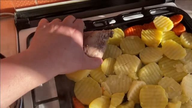 КРОЛИК С КАРТОШКОЙ.ОСТРОТА ЗАВИСИТ ОТ АДЖИКИ.МУЖСКОЙ УЖИН смотреть онлайн