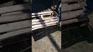 Как разобрать поддоны что бы не сломались и главное с чем.