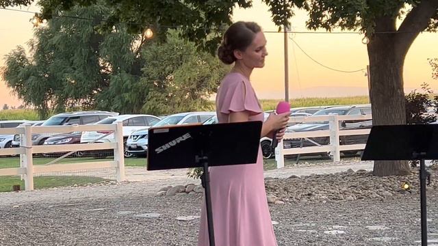 Аделия Ткаченко поёт свадебную песню смотреть онлайн